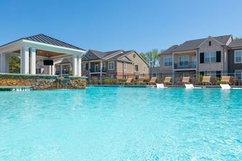 Refreshing pool 
